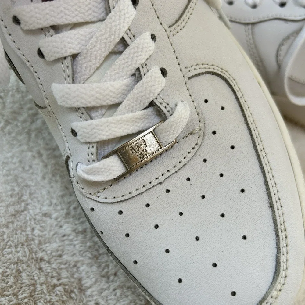 Nike Air Force 1 Triple White Low 